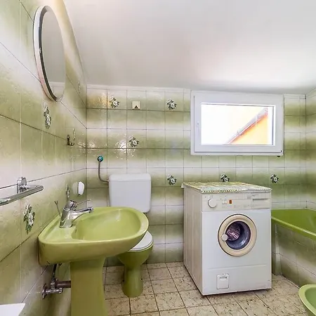 Cerin Apartment *